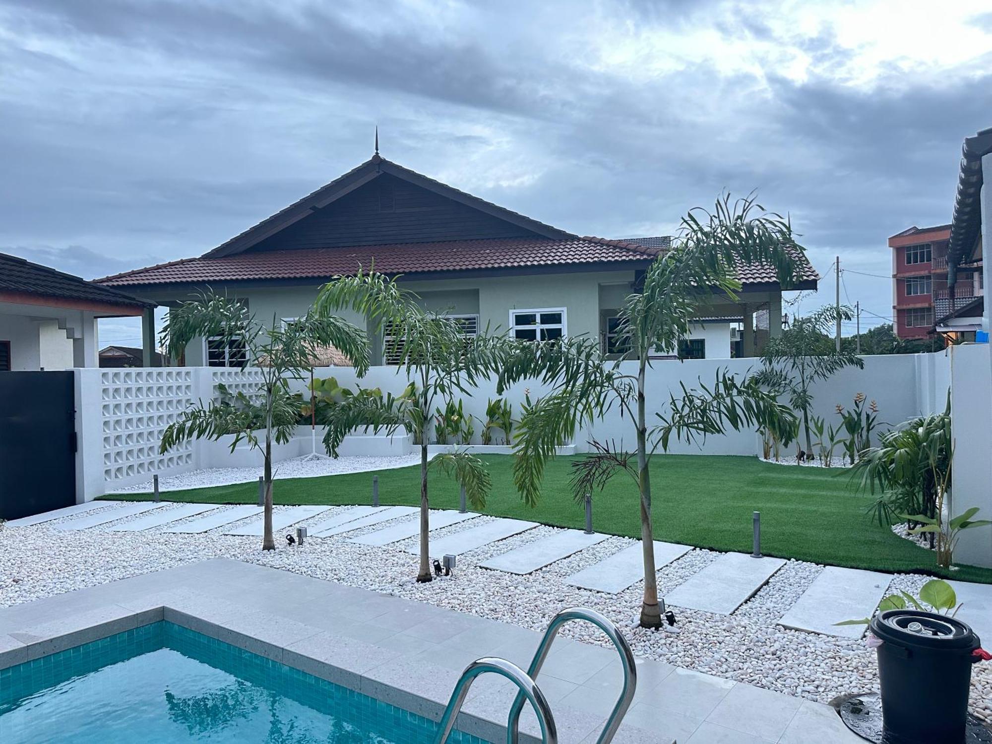 Home In Terengganu With Private Pool Kuala Terengganu Buitenkant foto
