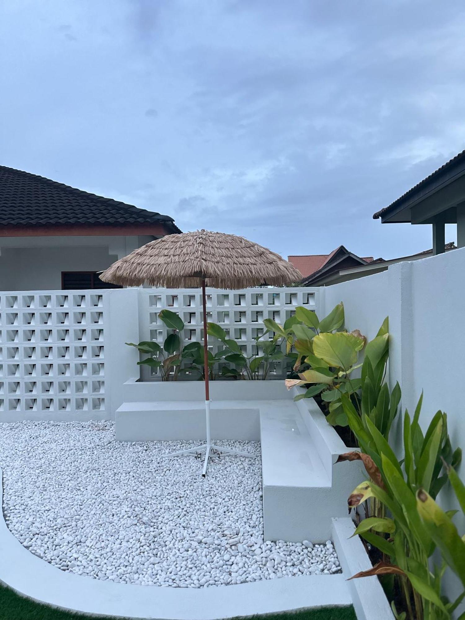 Home In Terengganu With Private Pool Kuala Terengganu Buitenkant foto
